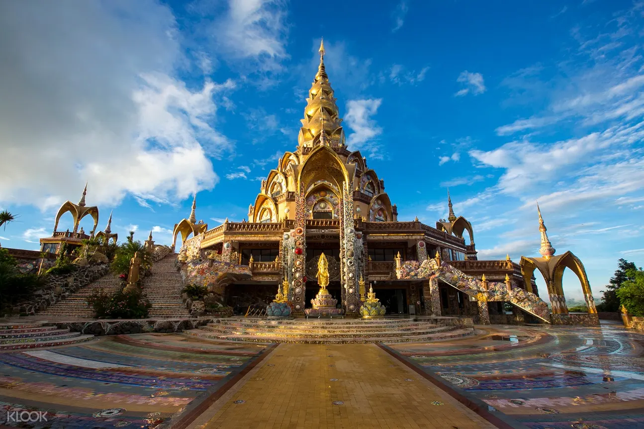 Wat Pha Sorn Kaew寺
