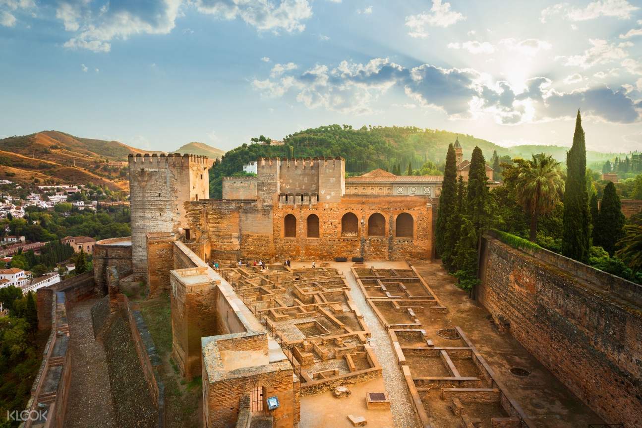 Tour Guiado Por La Alhambra Y El Generalife De Granada Andalucía España 8730