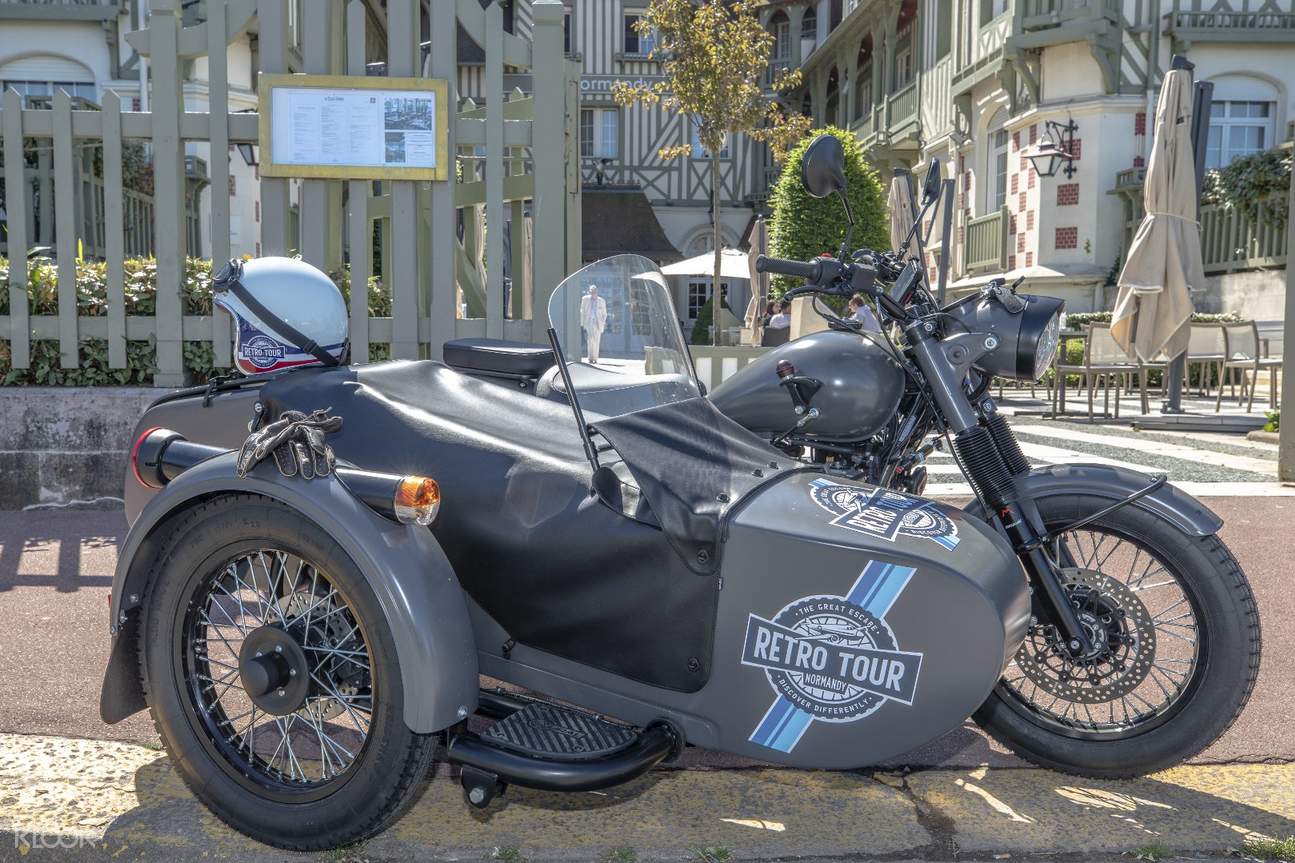 Vintage Sidecar Tour in Normandy