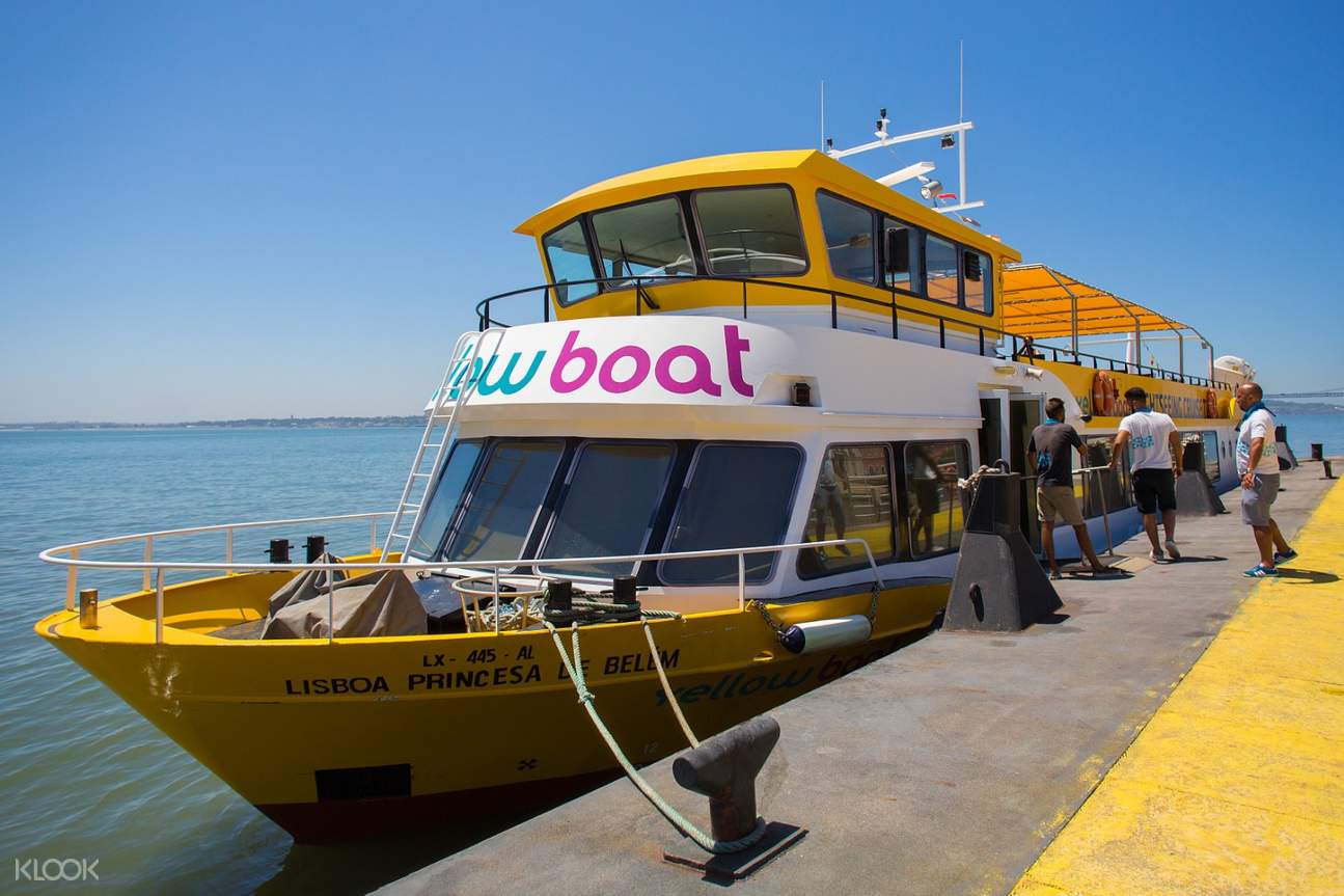 yellow bus boat tour lisbon