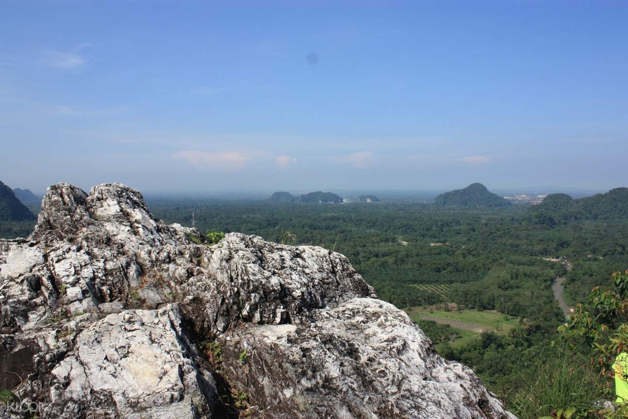  Bukit Batu Putih  Sunset Jungle Trekking Experience 