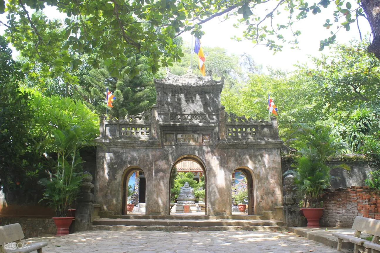 越南峴港五行山山頂寶塔