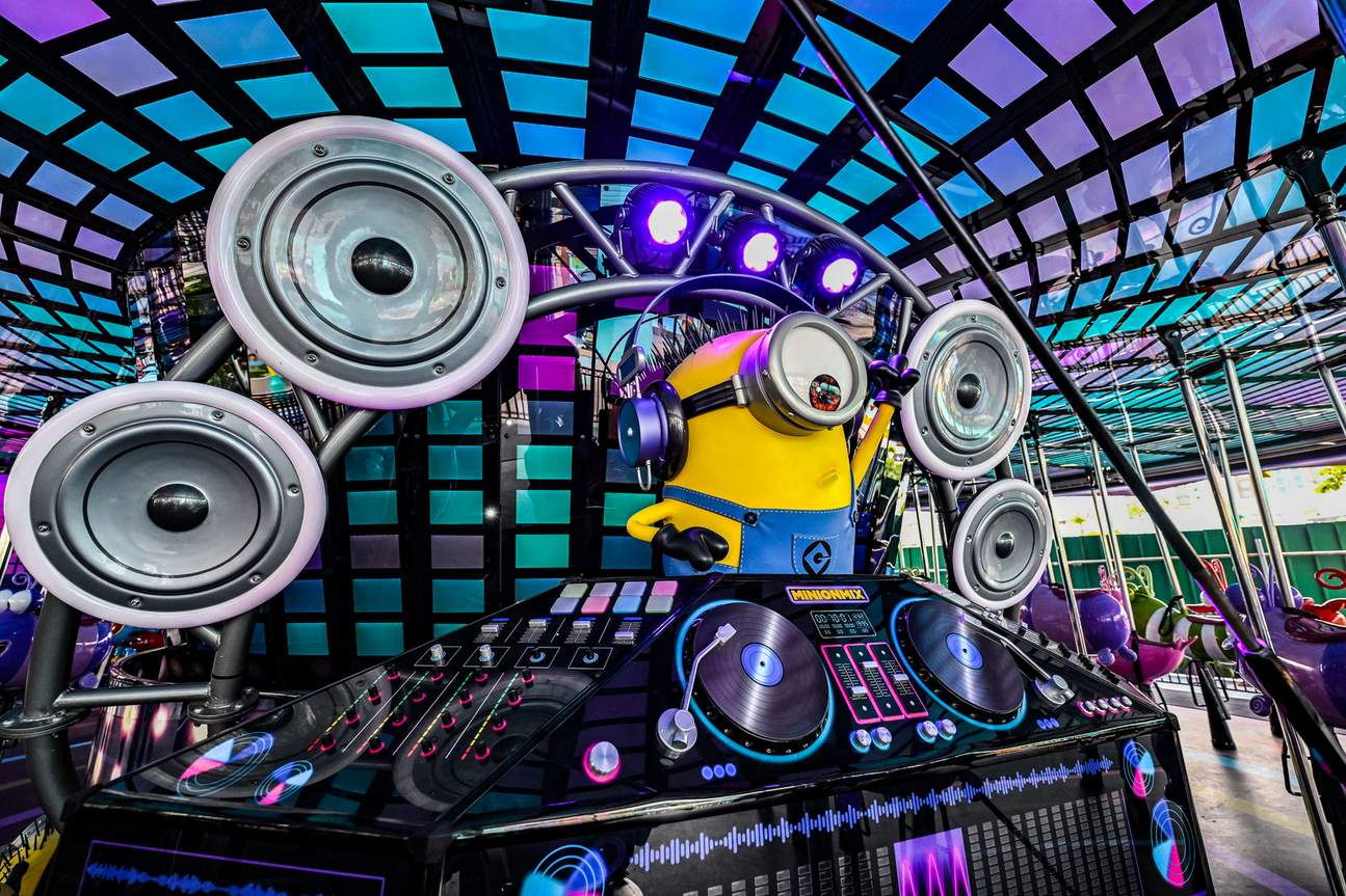 Boogie cùng Minion tại vòng đu quay vũ điệu hoang dã chỉ có tại Universal Studios Singapore