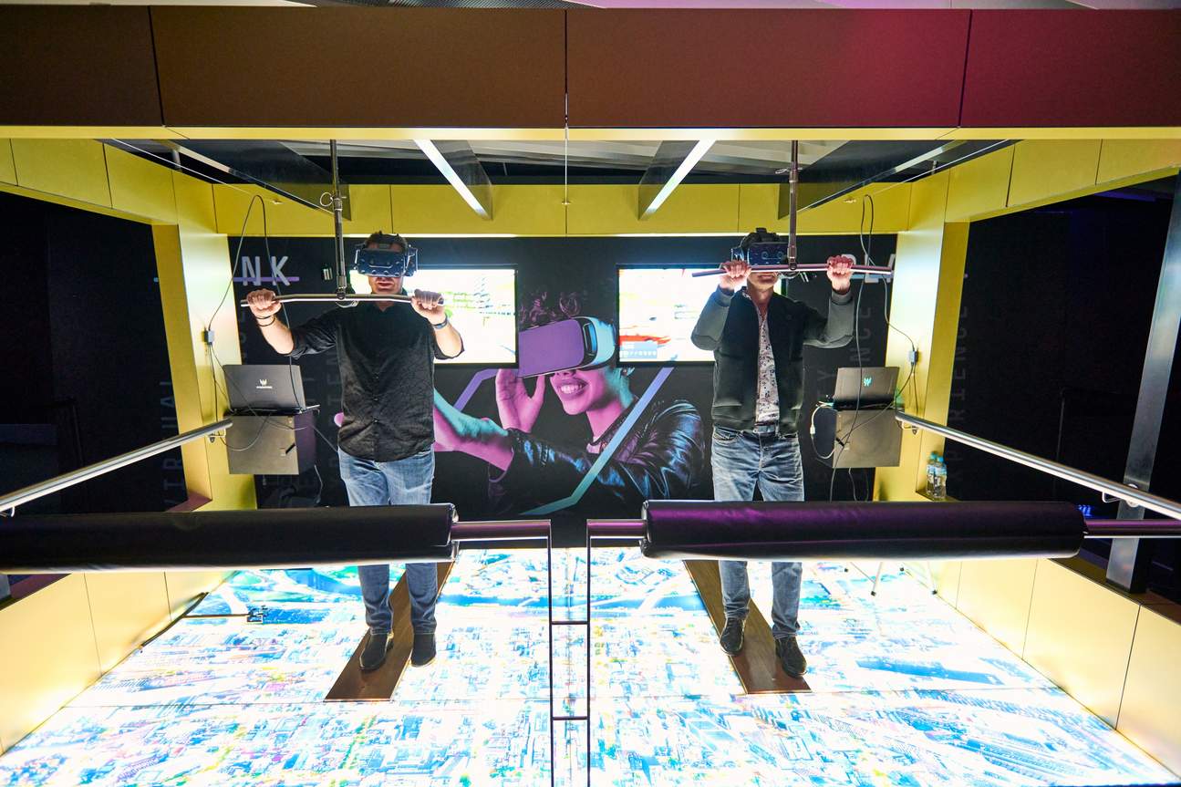 Thử thách thần kinh của bạn với trải nghiệm Plank đầy hứng khởi tại Melbourne Skydeck