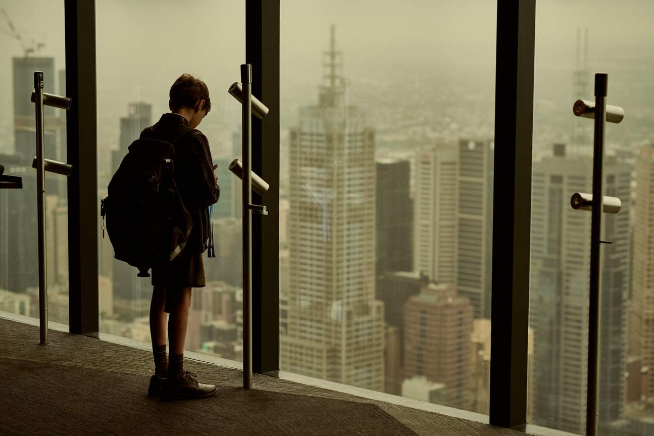 Terlibat dalam berbagai aktivitas di Melbourne Skydeck, mulai dari model AR hingga pemandangan indah