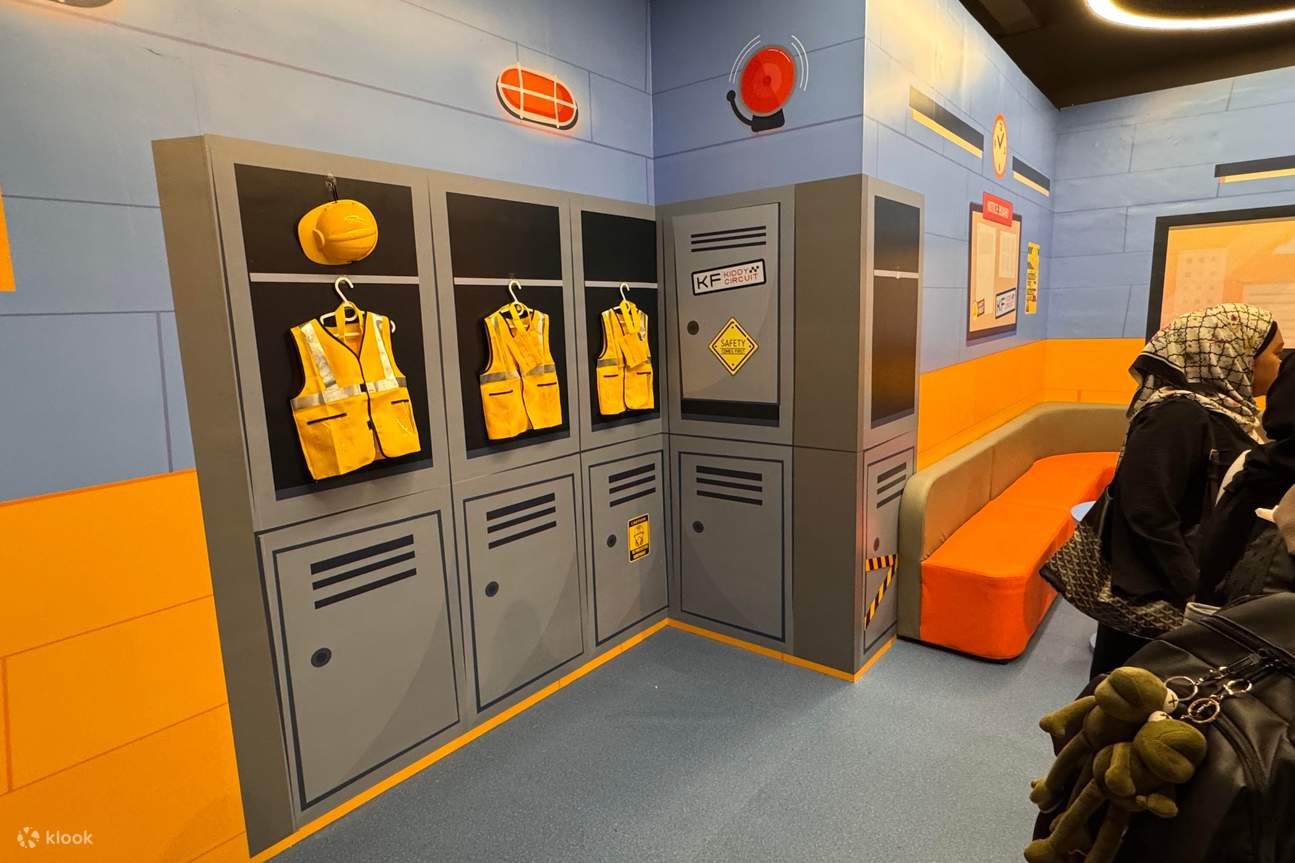 莎阿南永旺百貨KF兒童賽道車