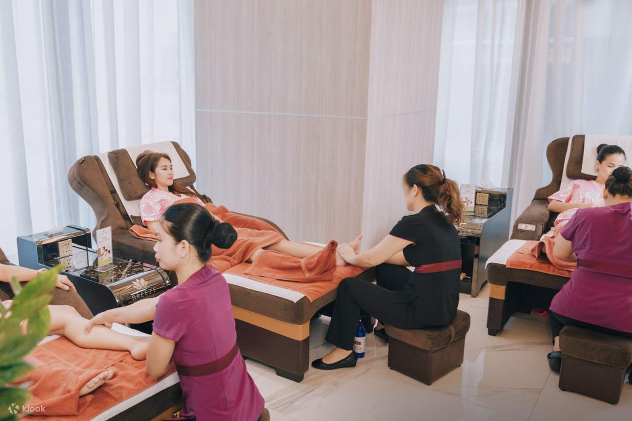 Massages des pieds à la succursale de BGC