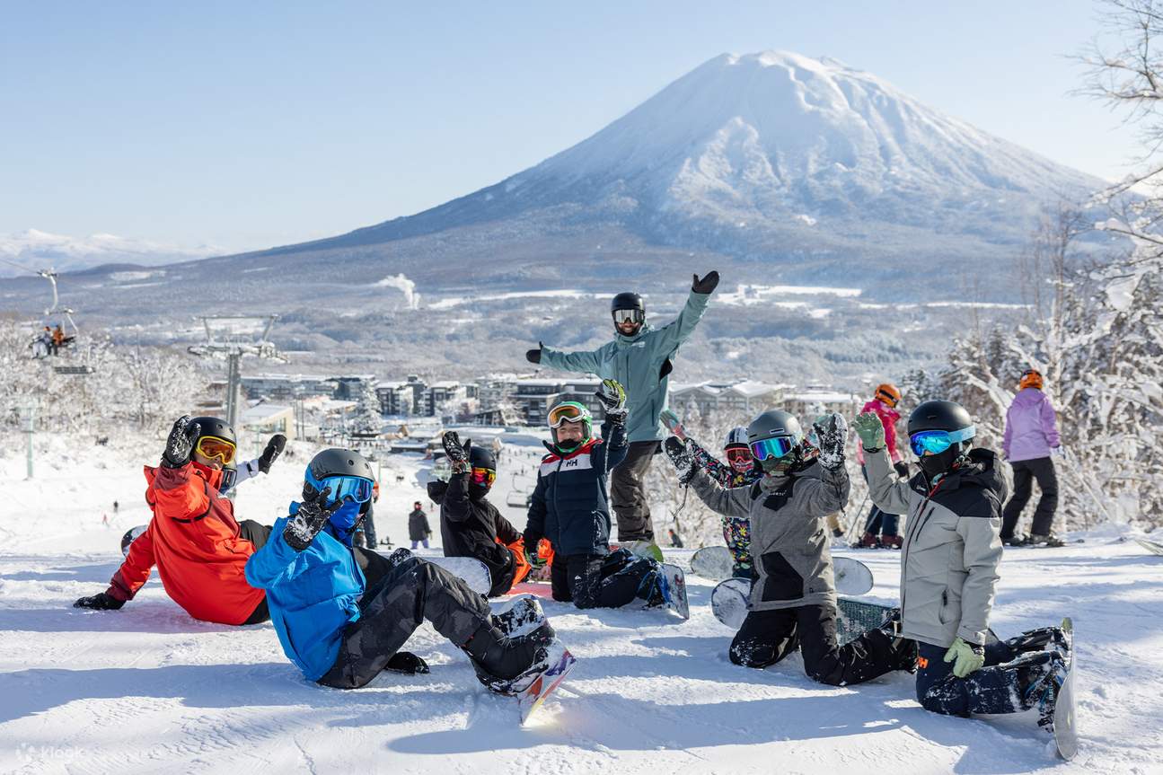 Rhythm Niseko - group of people skiing