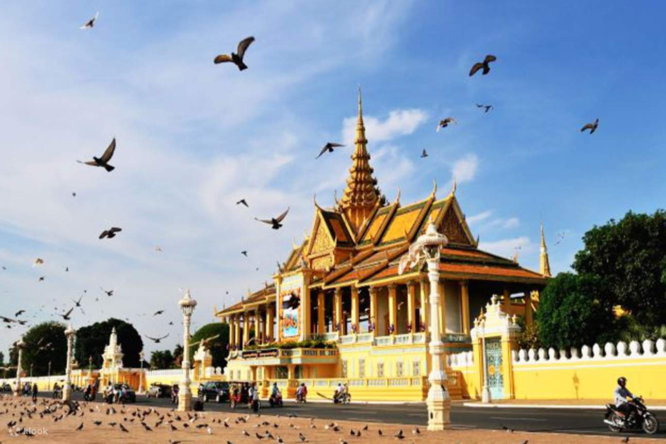 Tur privat de o zi întreagă în Phnom Penh - Klook România