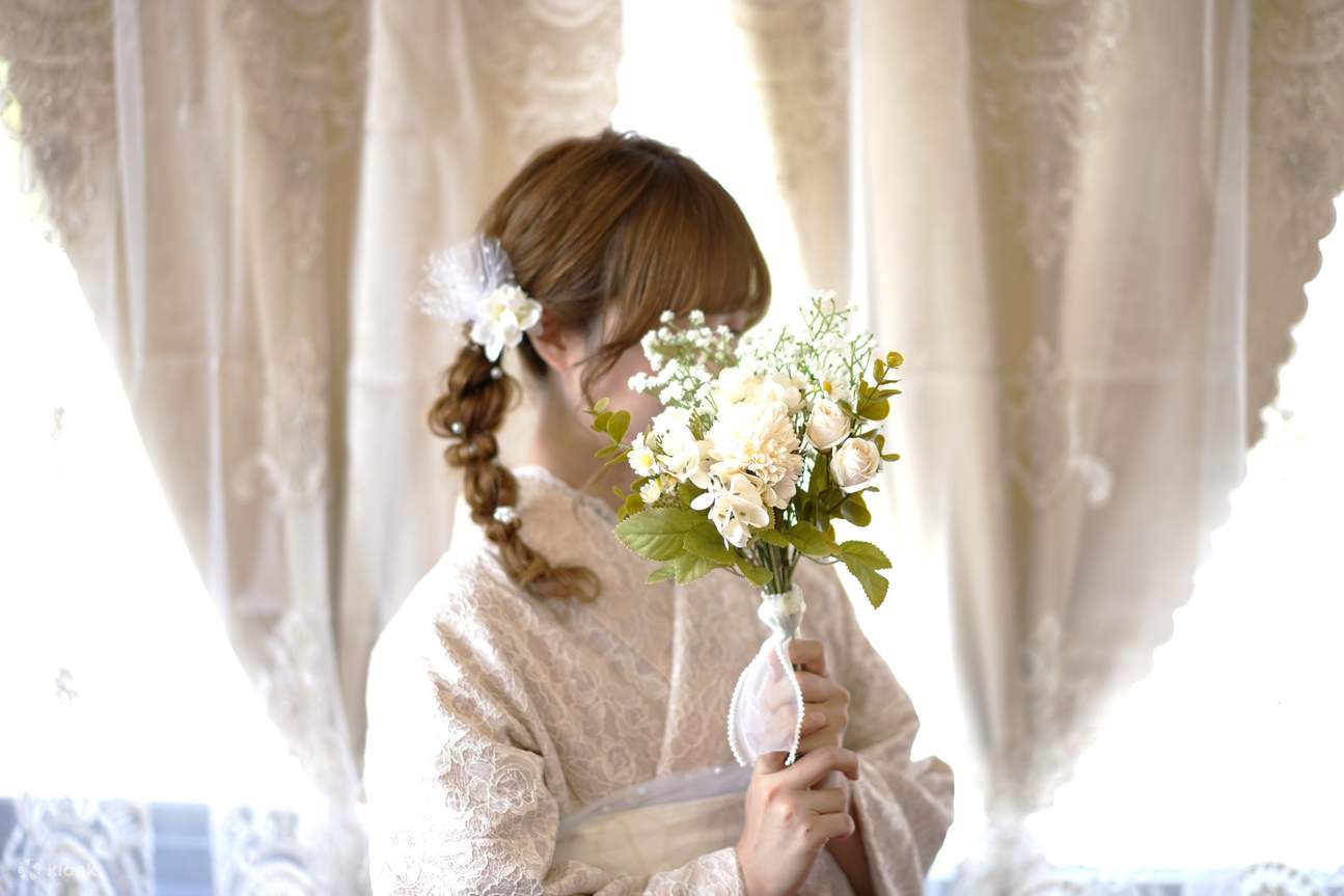 和服租借，款式豐富，包括蕾絲和服、大正浪漫風格和服、振袖等，任您挑選！附髮型設計 & 髮飾無限使用（由東京/淺草愛和服1號店提供）