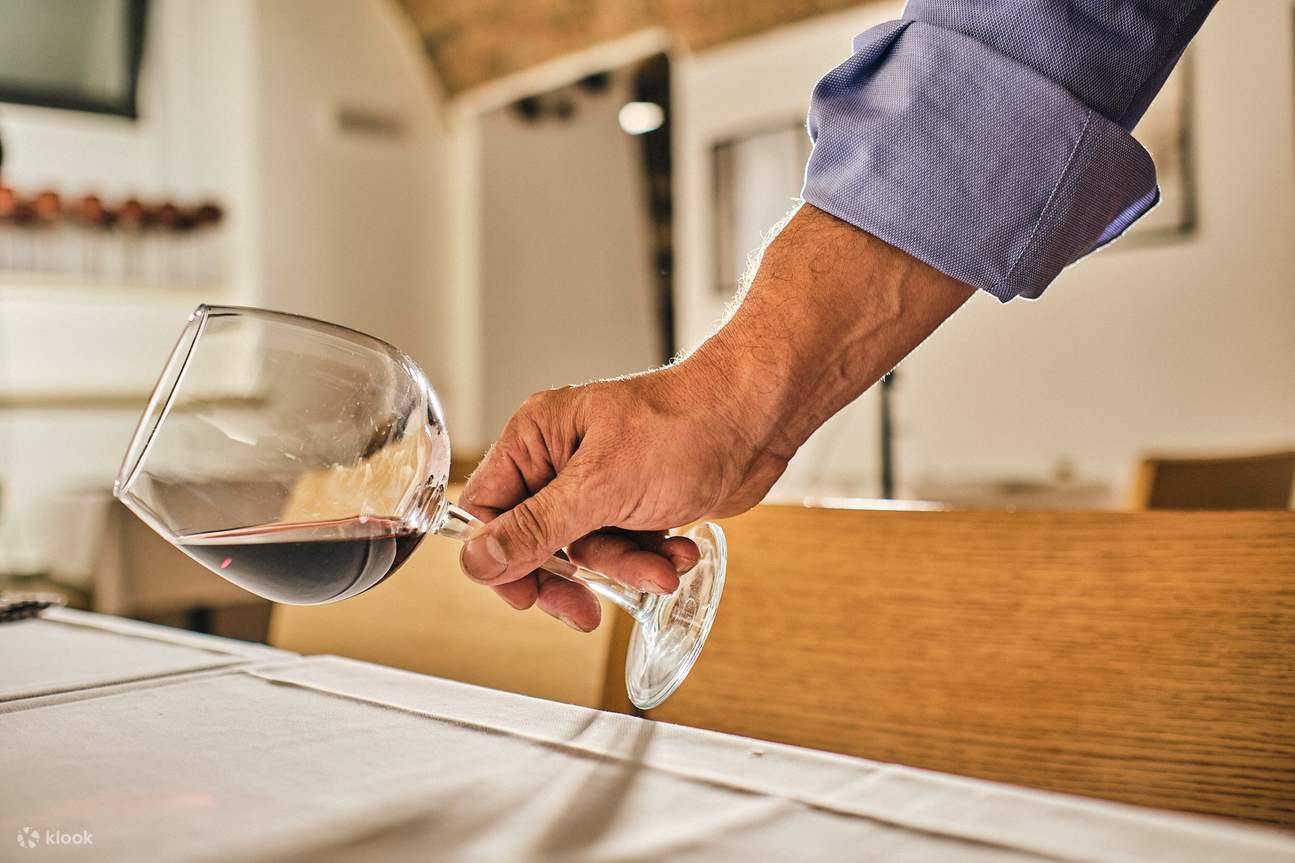 ジュリエットの家近くでのワインテイスティング、ヴェローナ