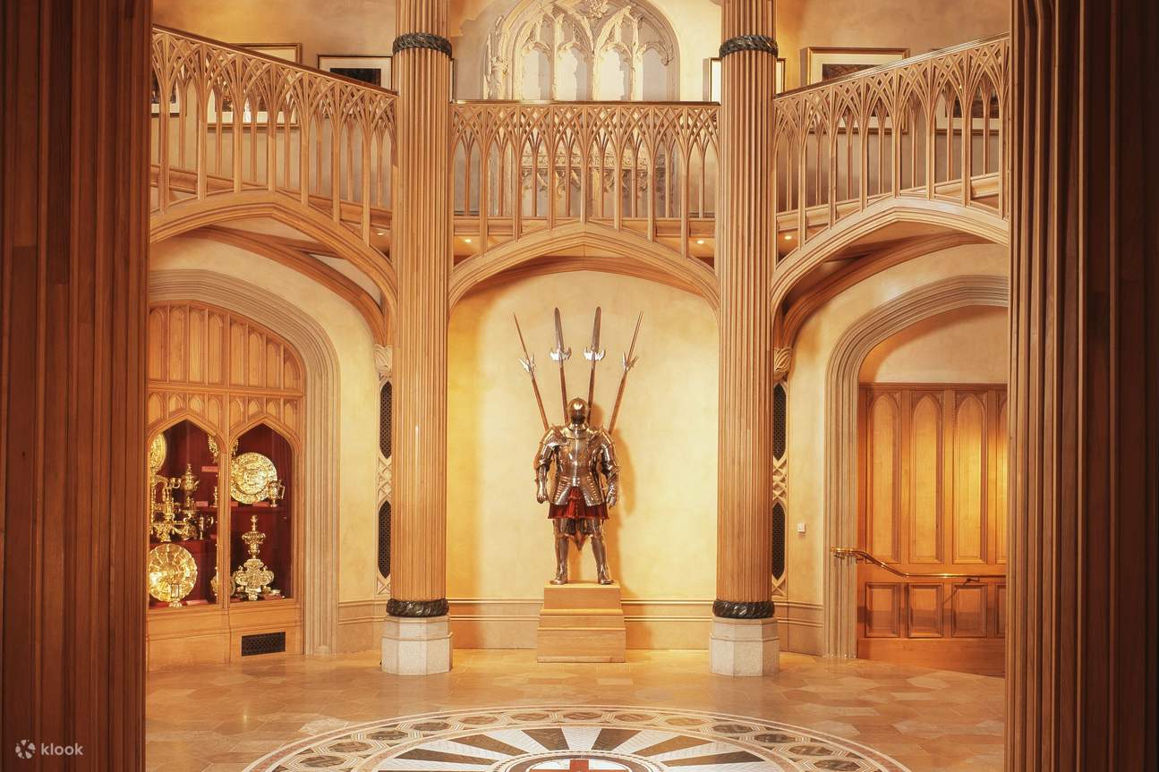 宏偉的接待大廳和燈籠大堂營造出進入溫莎城堡的壯觀入口