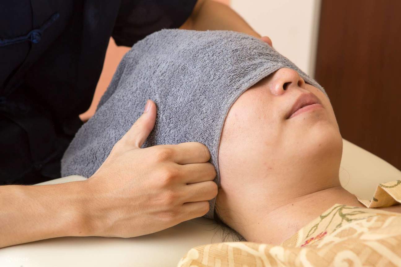 Taichung: Enjoy Royal Health Club Massage Experience