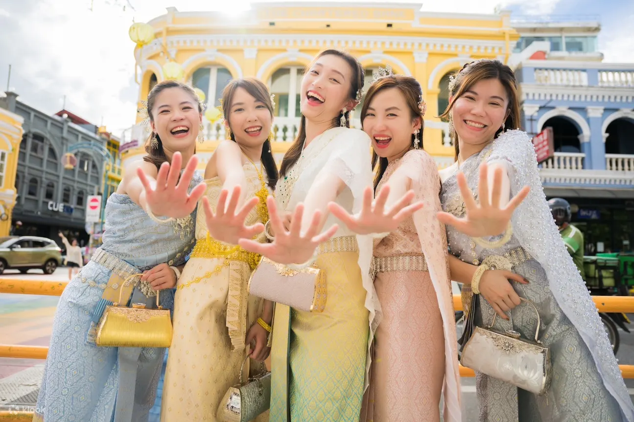 Sanae Thai Closet 出租泰式服饰及配件