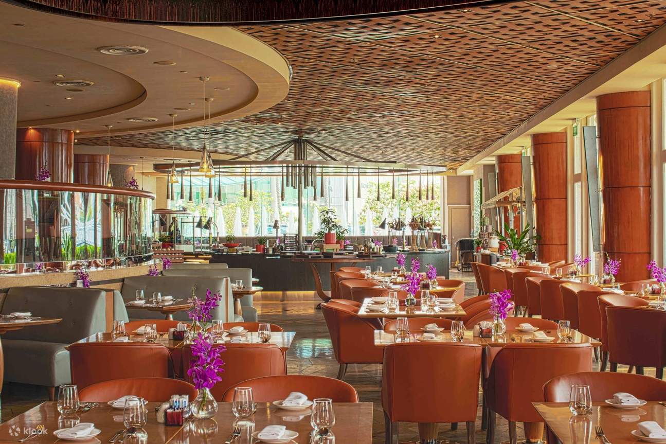 Town Restaurant di The Fullerton Hotel Singapore