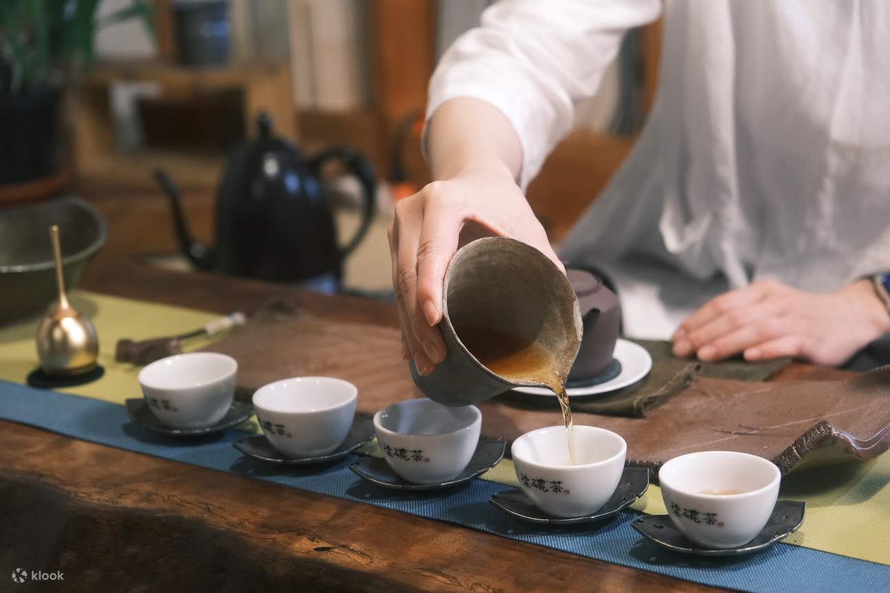 Taiping-Hängebrücke – Teezeremonie 