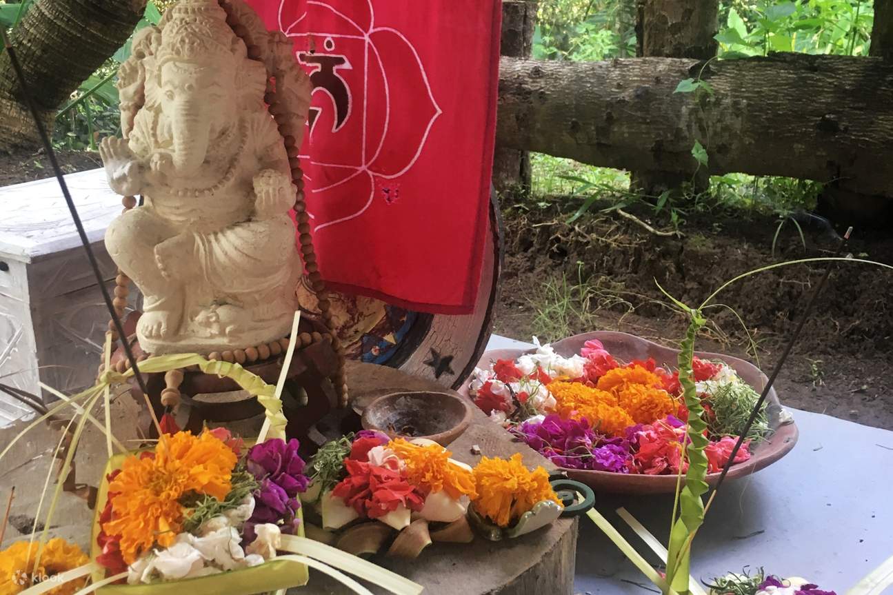 ofrenda tradicional en el hinduismo balinés