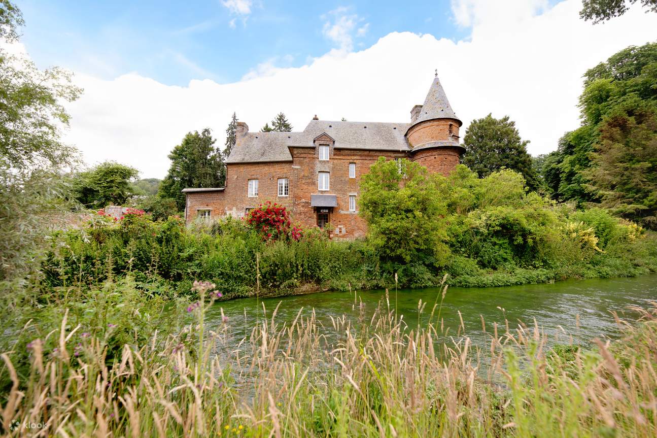 在传统作坊中制作自己的苍蝇拍