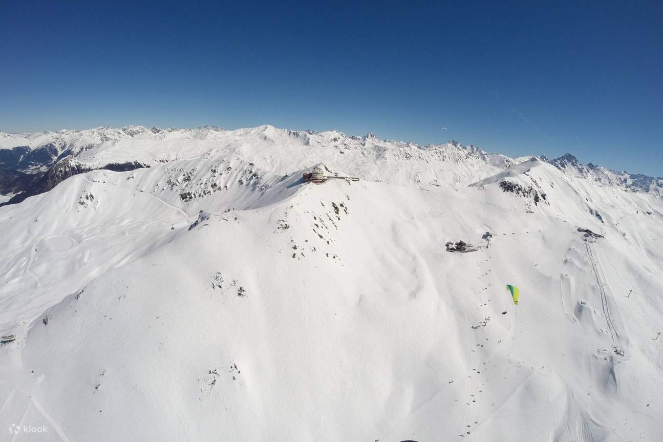 planata sulle alpi svizzere