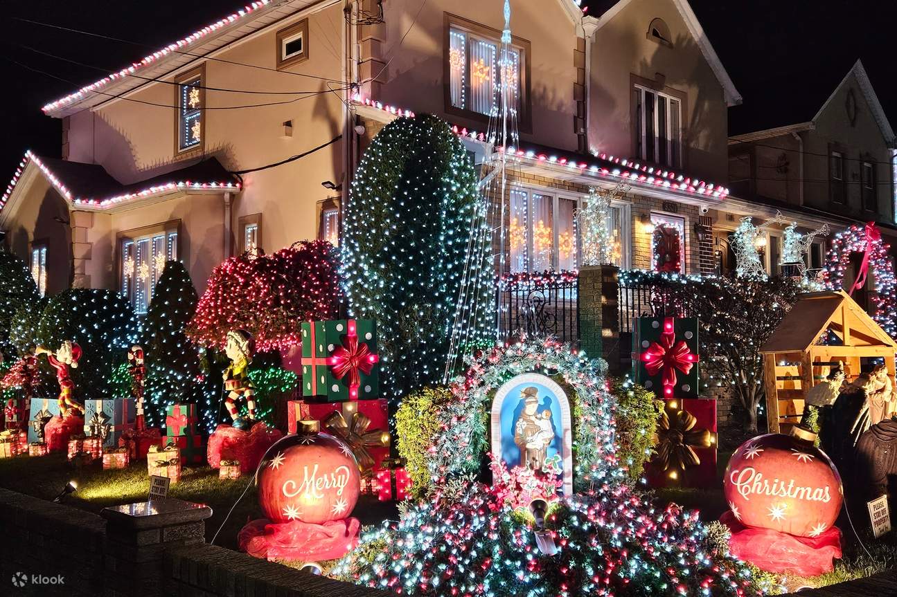 y Holiday Village クリスマスデコレーション ブルックリンの知る人ぞ知る豪華なクリスマスデコレーションの家