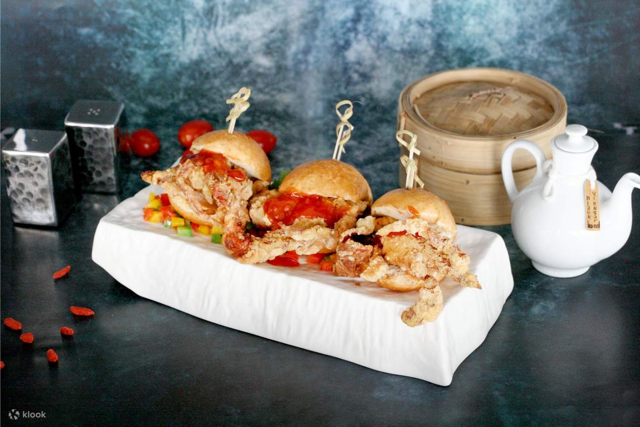 White Lotus Restaurant and Rooftop di Hilton Resort & Spa Hua Hin