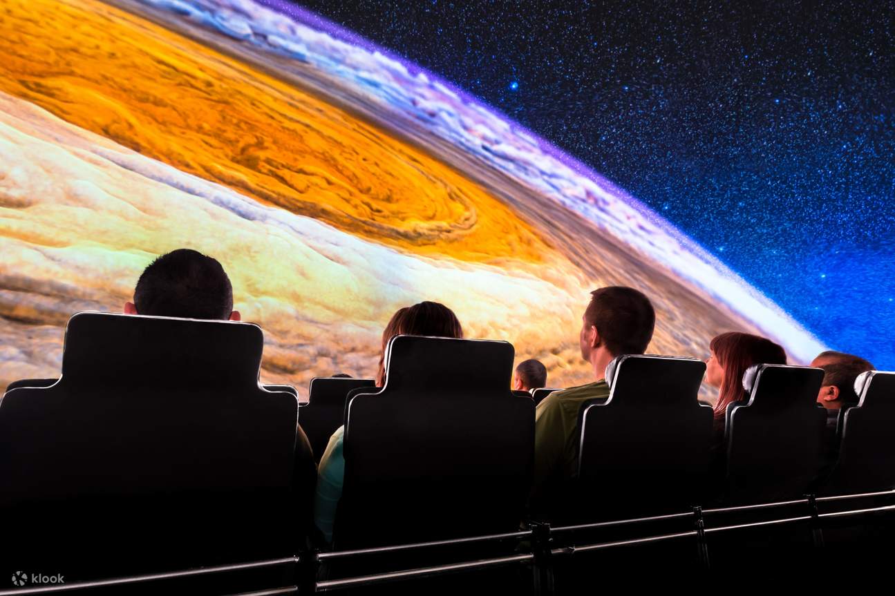 在阿德勒天文館探索宇宙的奧秘