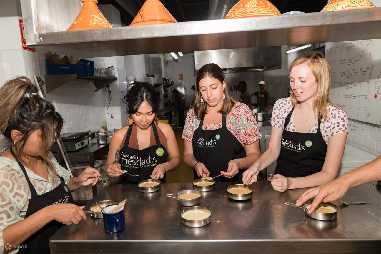 Cours de cuisine espagnole avec une entreprise sociale à Barcelone