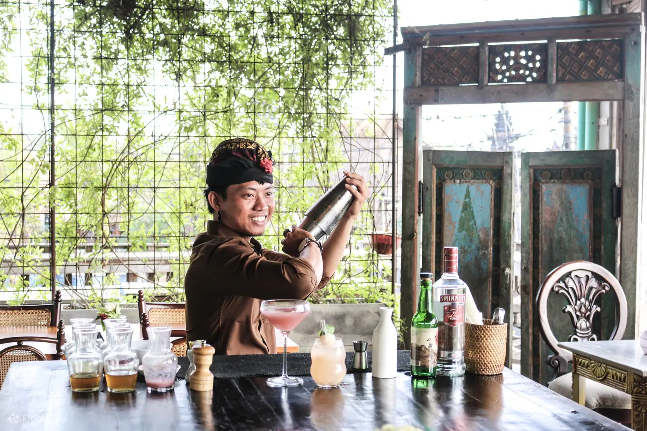 鸡尾酒班