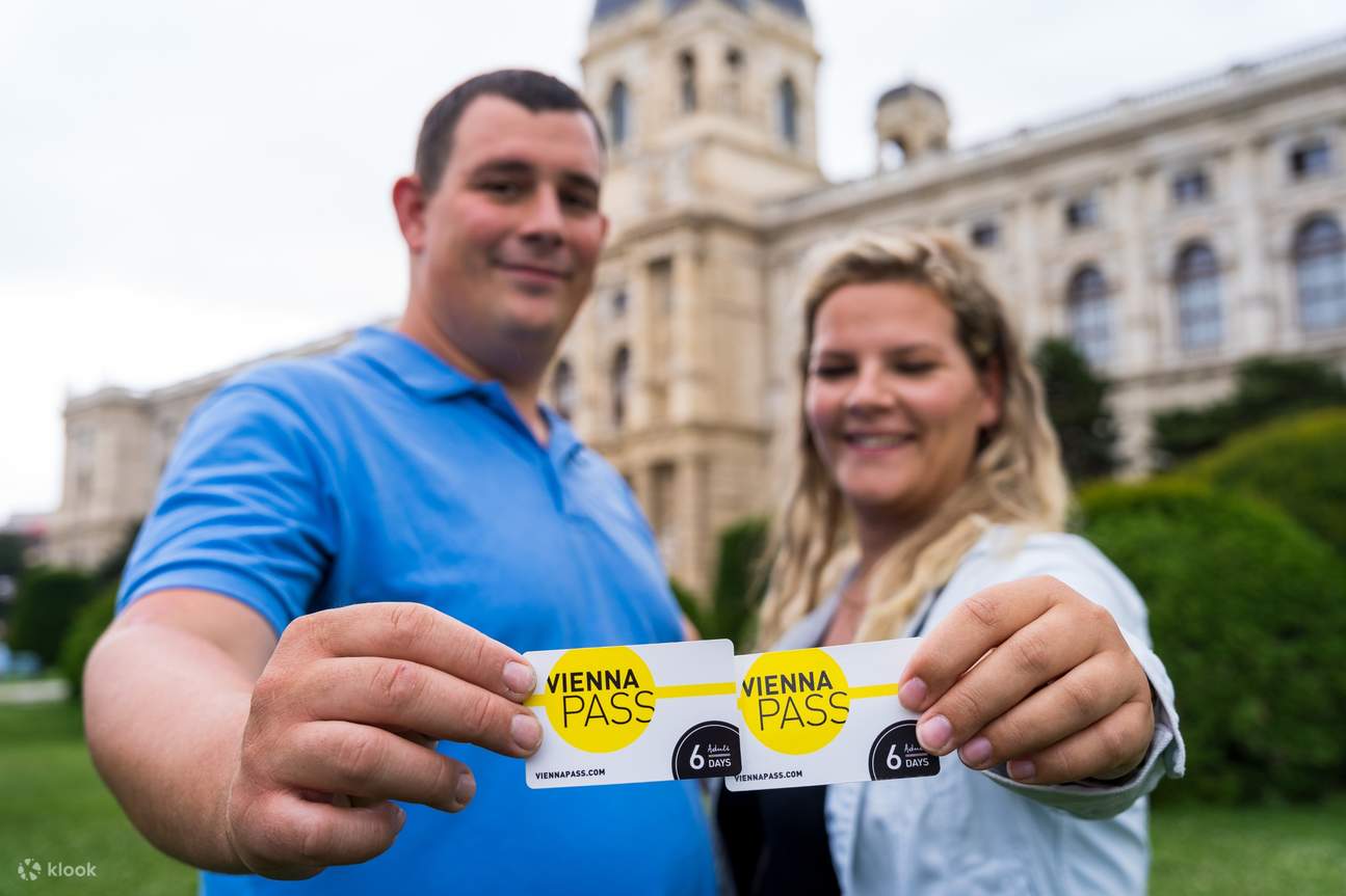 Thẻ bao gồm tùy chọn thẻ du lịch, tăng thêm sự tiện lợi khi di chuyển trong thành phố, đồng thời tiết kiệm thời gian, tiền bạc và giảm bớt căng thẳng khi lên kế hoạch