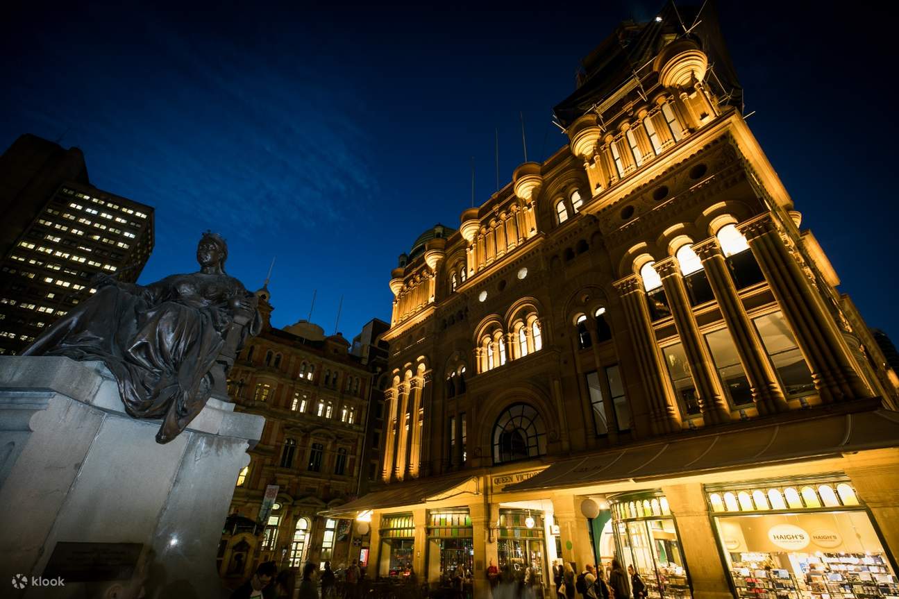 bahagian luar Esquire Drink + Dine di Bangunan Queen Victoria