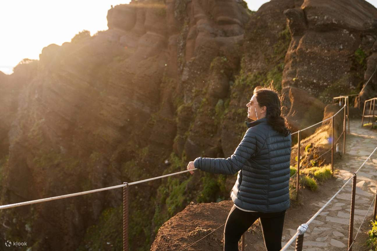 Трансфер на восход солнца на Пику-ду-Ариейру из Фуншала и Канису