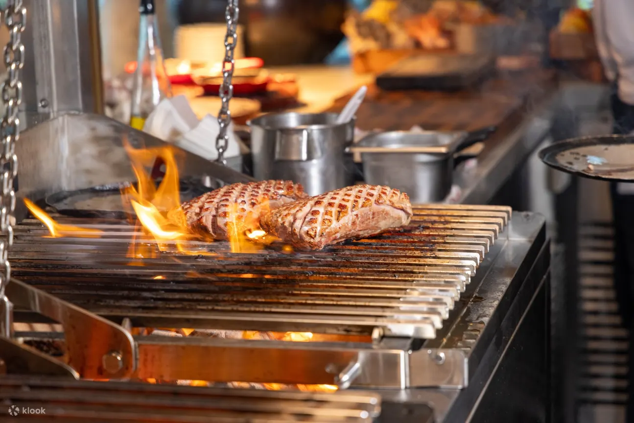 曼谷柏悦酒店 Penthouse Bar + Grill 34 楼 The Grill 餐厅