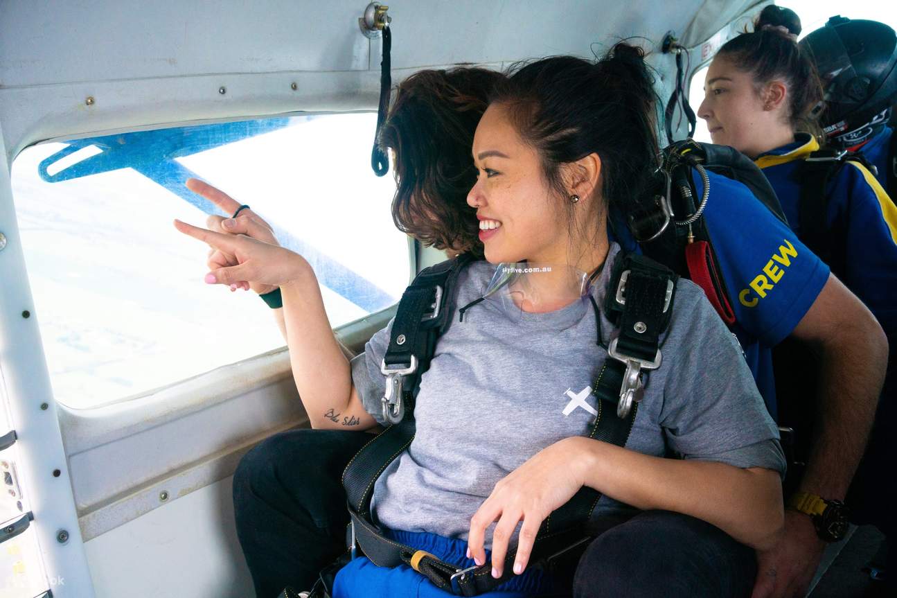 Прыжок с парашютом в тандеме