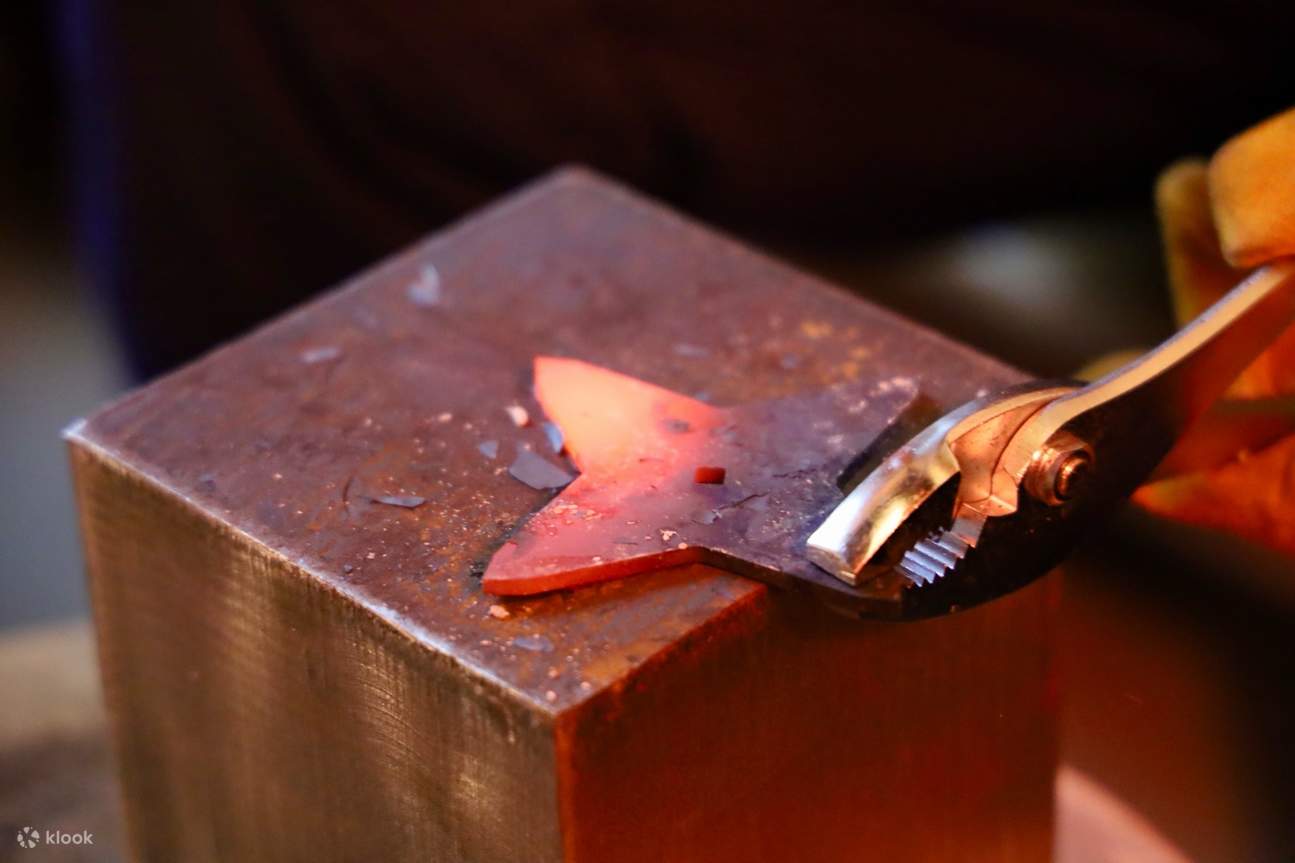 Auténtica experiencia de forja de armas ninja en Kioto