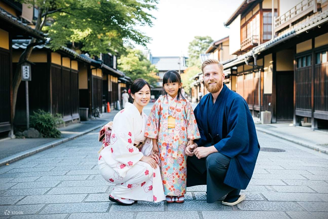日本的冬天可能很冷，但和服非常適合多層次穿搭！穿上保暖內衣、內搭褲和手套（請自備），保持溫暖舒適。VASARA亦備有蓬鬆的毛皮披肩和披巾，歡迎向我們的職員諮詢推薦，享受您的旅程。