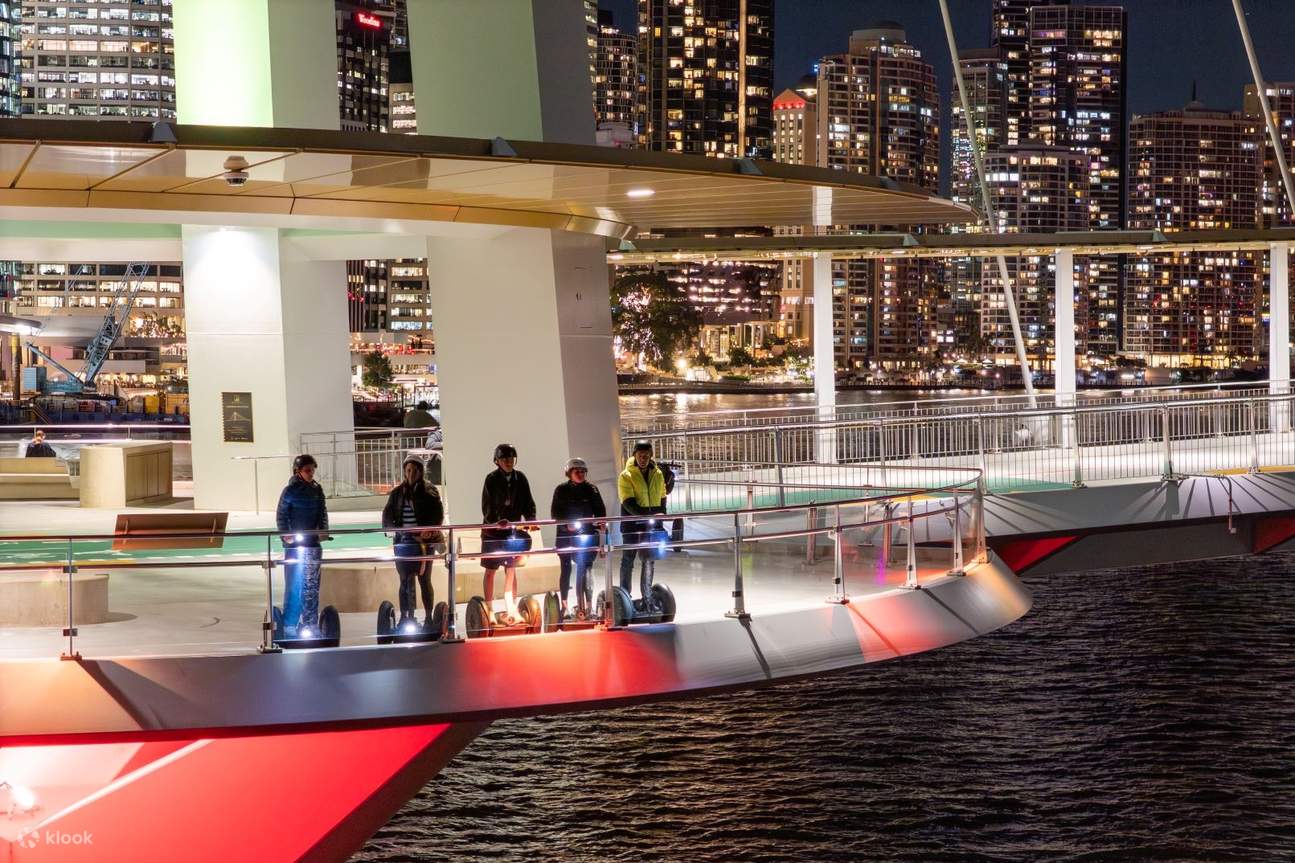 Tour notturno in Segway dei canguri illuminati - Tour guidato di Brisbane