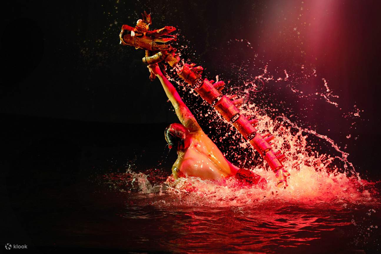 pertunjukan boneka dengan air