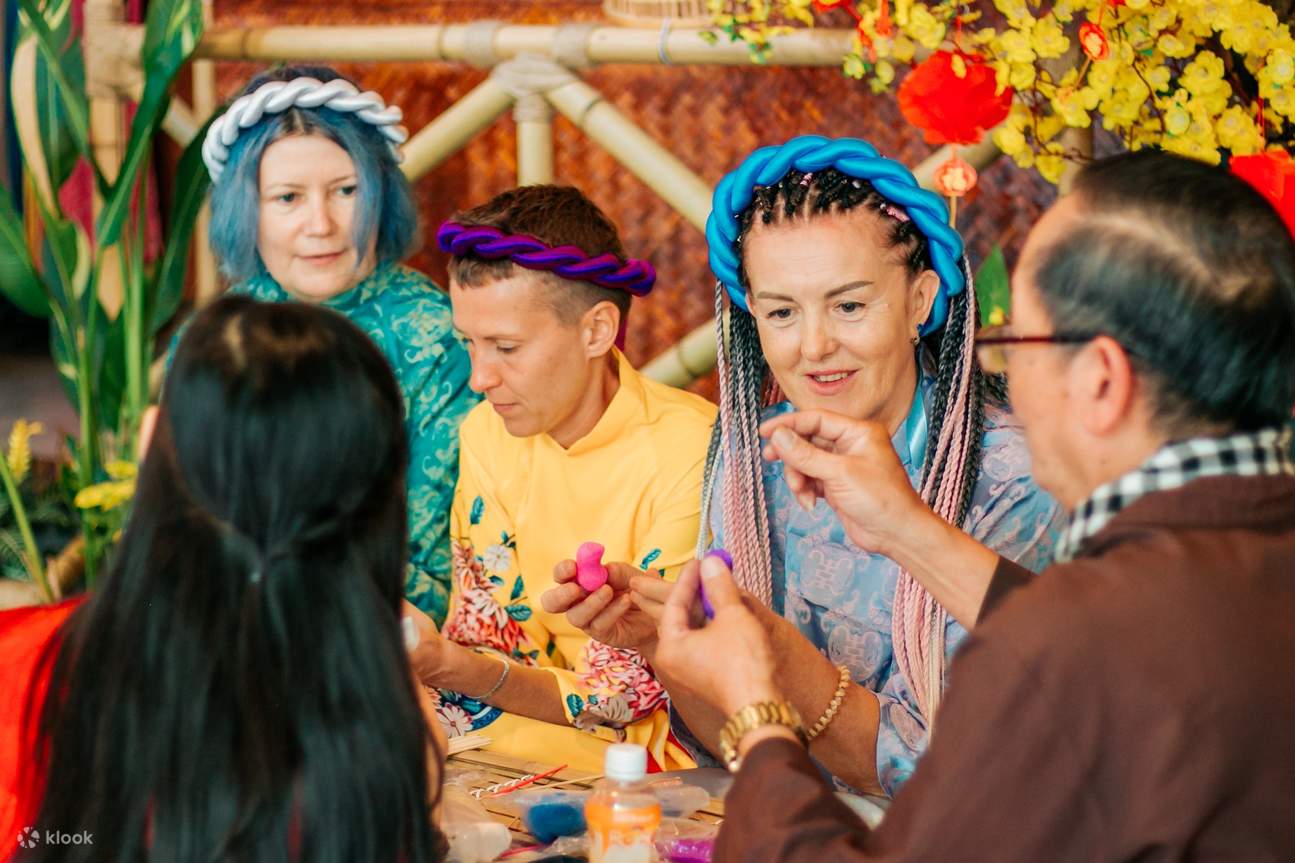 Мастер-класс по изготовлению изделий народных промыслов Tohe в Нячанге 