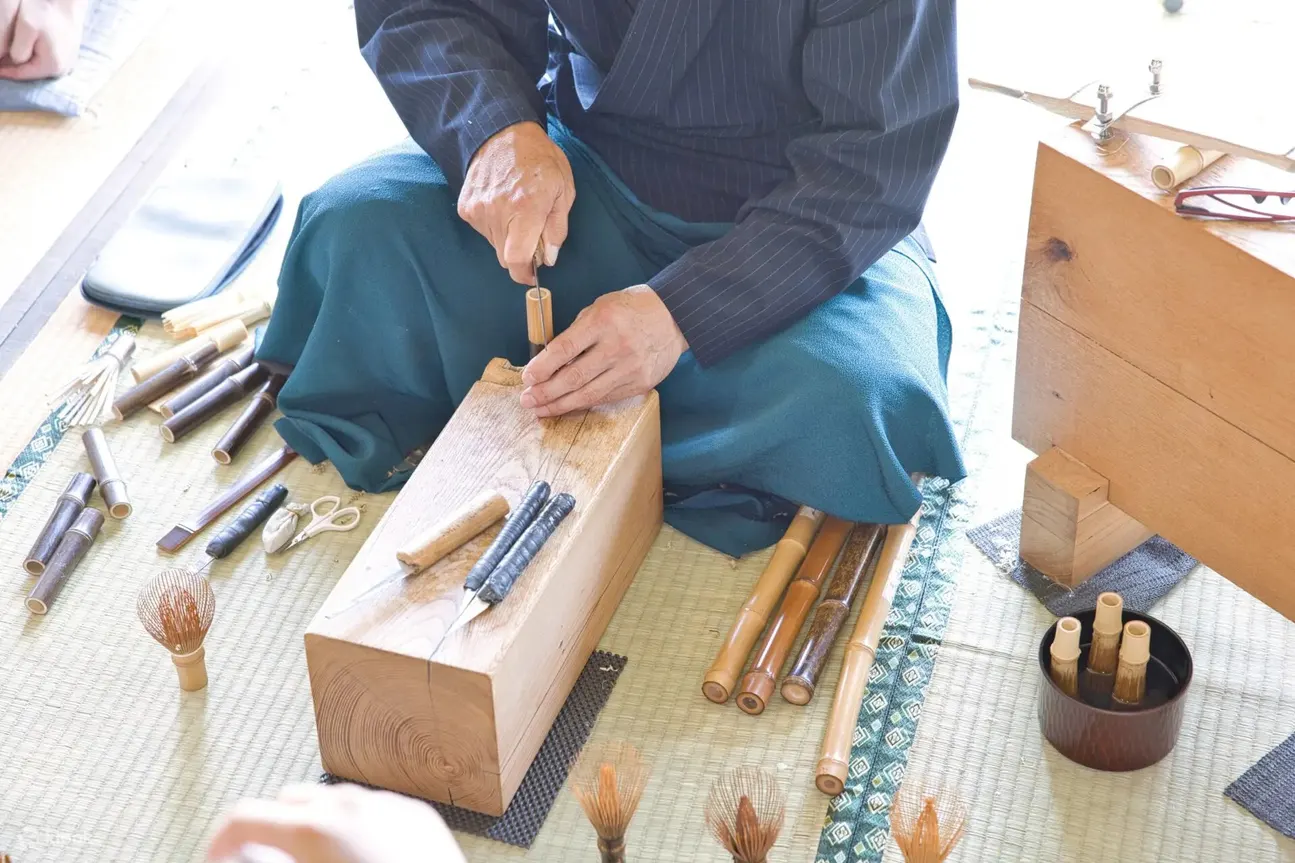 在奈良与大师级工匠一起亲手制作茶筅