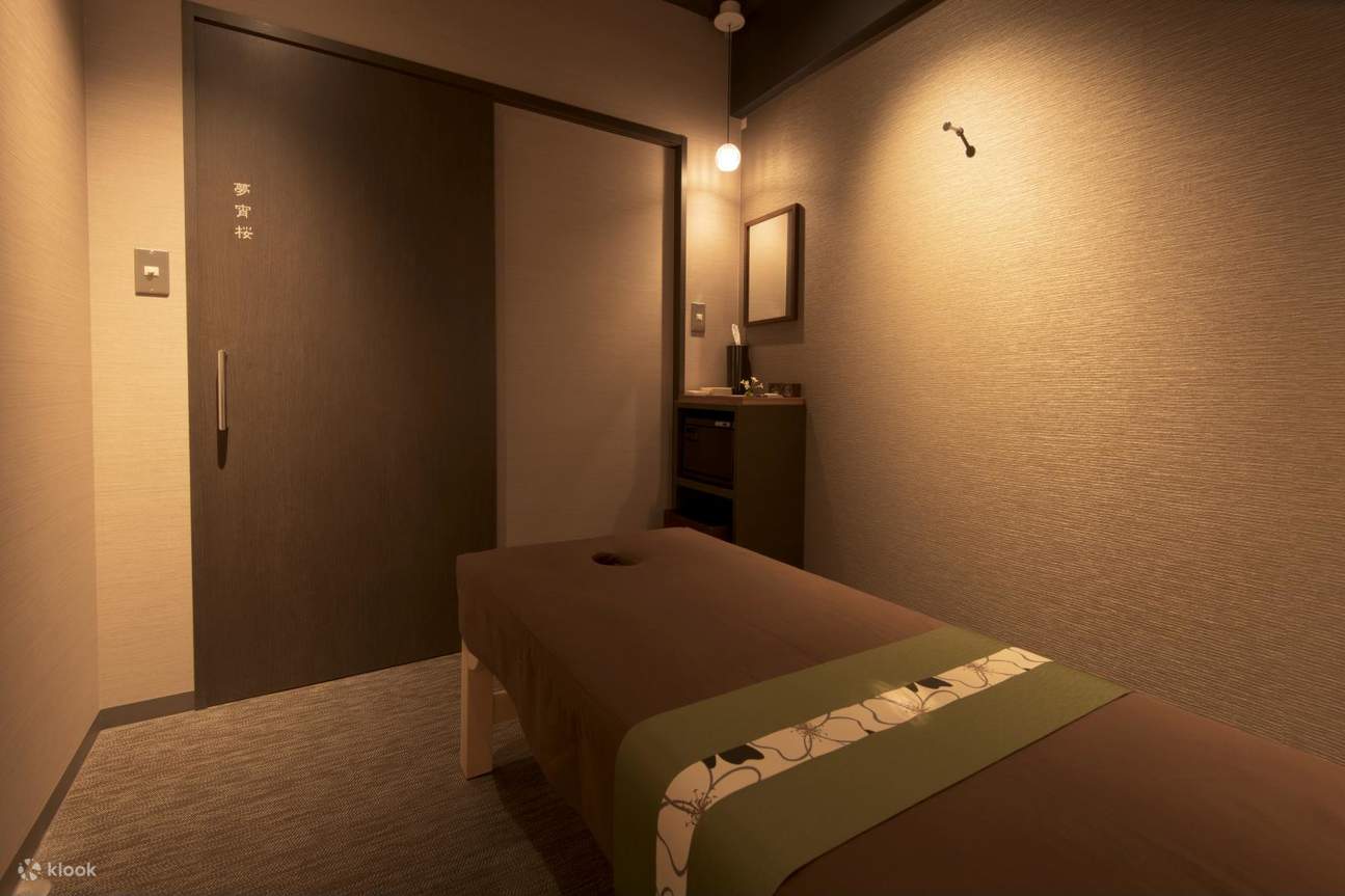 A Nagomiya, un rinomato salone di massaggi in Giappone, potrete vivere un'esperienza speciale pensata su misura per i visitatori del Giappone.