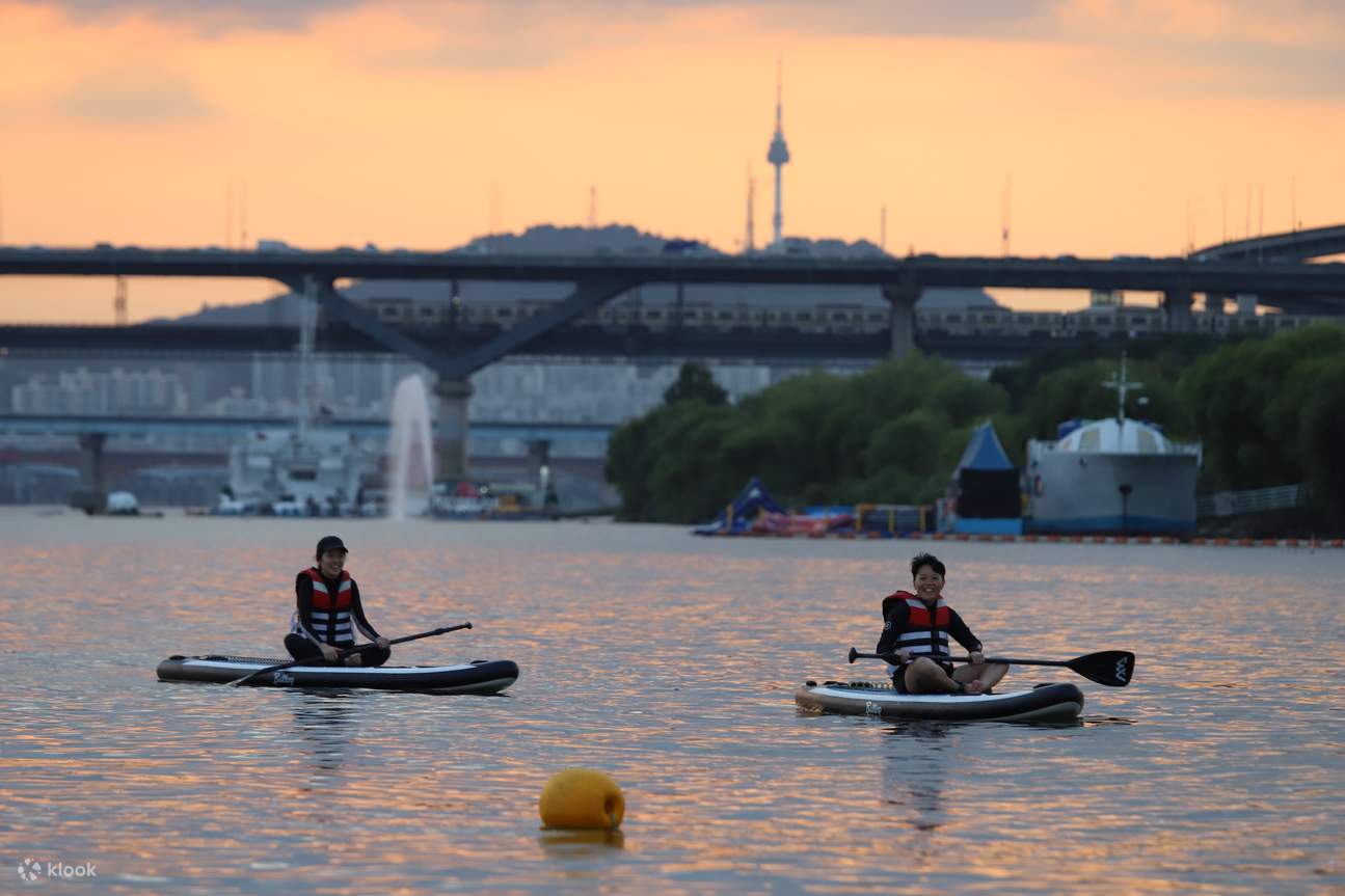 Actividades acuáticas: Stand-Up Paddle (SUP) y kayak en el río Han