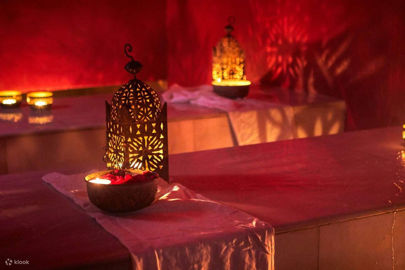 Tìm lại sự thanh thản với hồ nước ấm, ánh sáng dịu nhẹ và âm thanh du dương