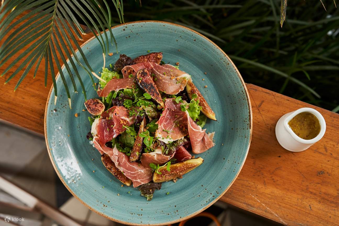 Обед в ресторане Mangos