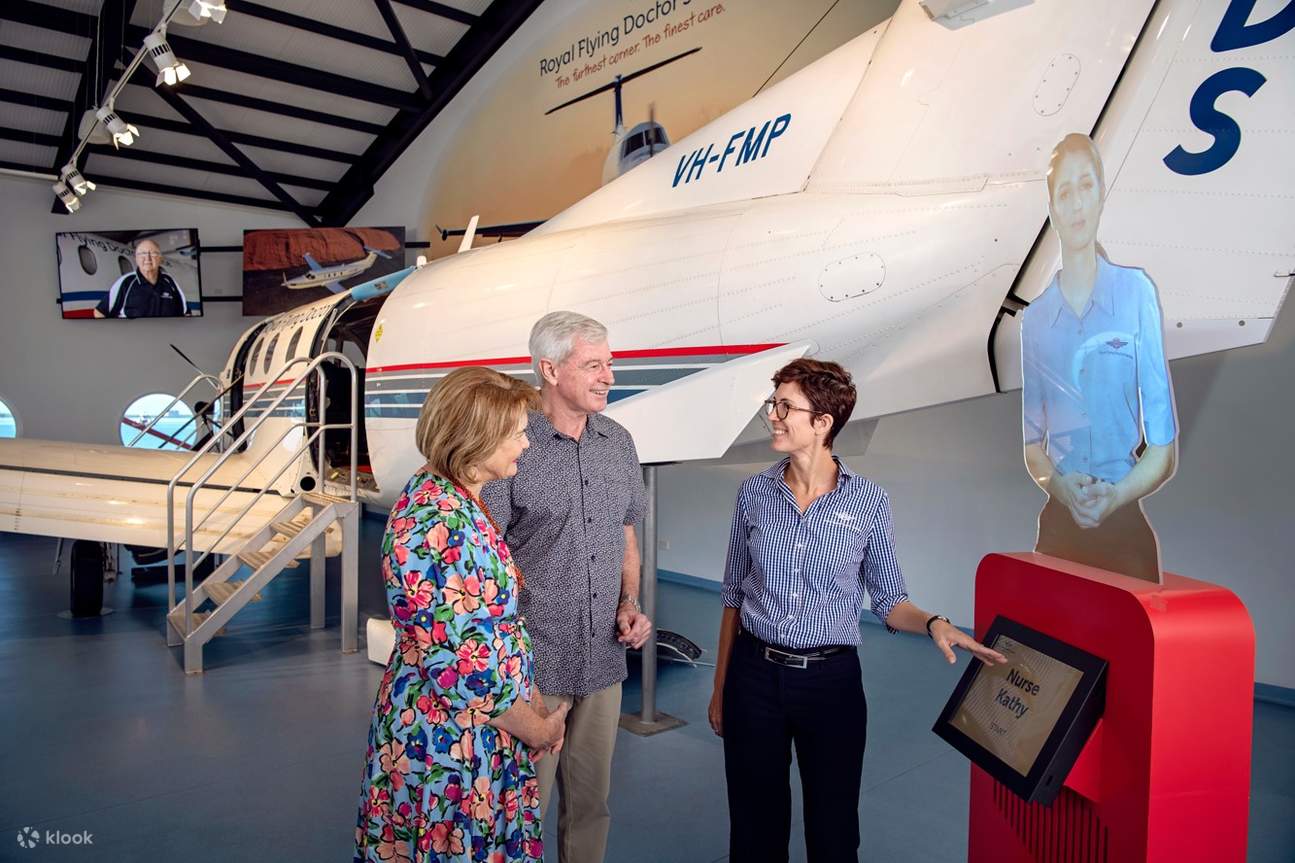 Explorando información de vuelos a través de los detalles del panel informativo 