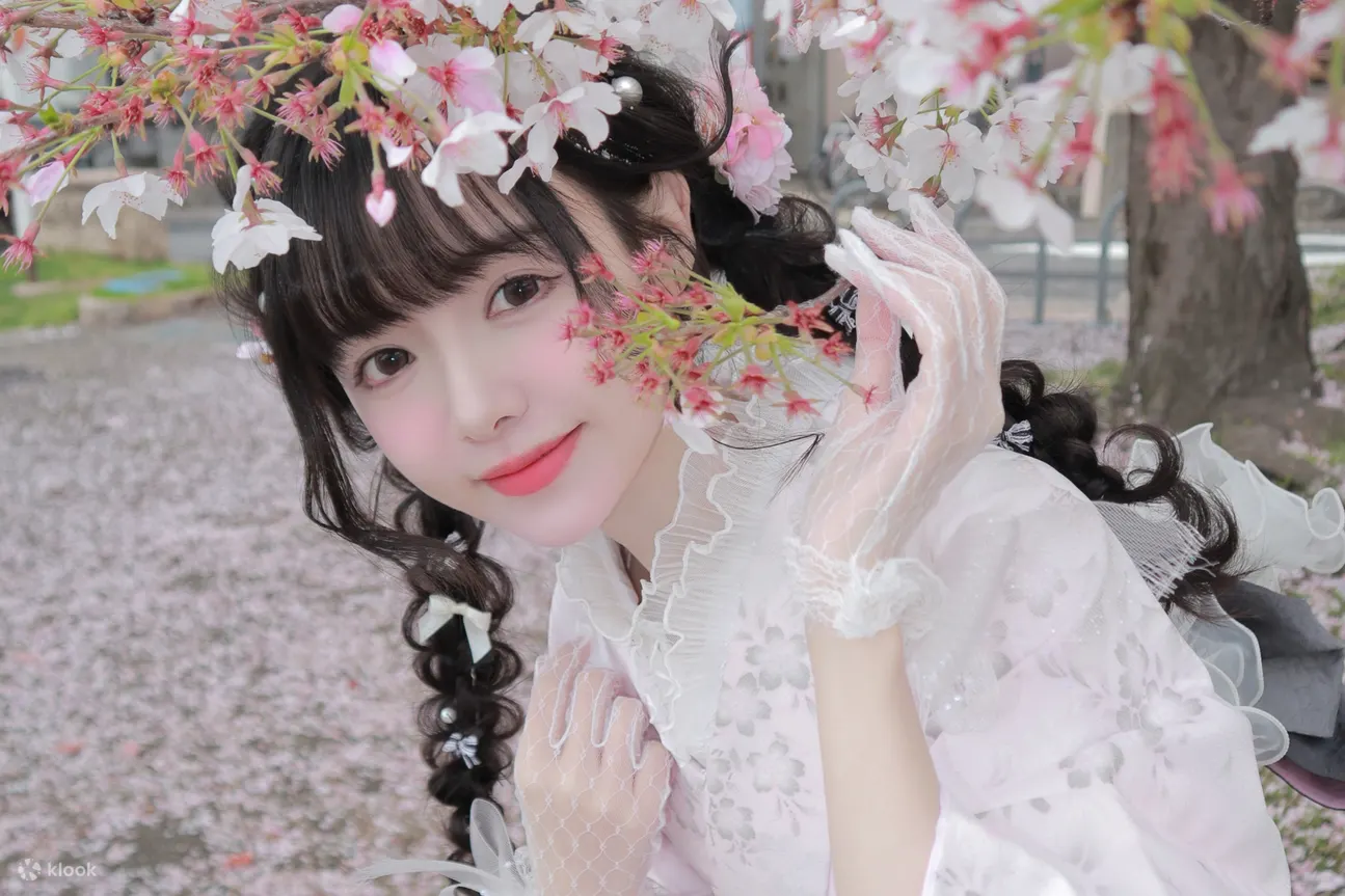 东京和服・振袖・浴衣租赁体验｜精致发型 & 日系妆容 & 拍照摄影 (Ookini 浅草雷门店)