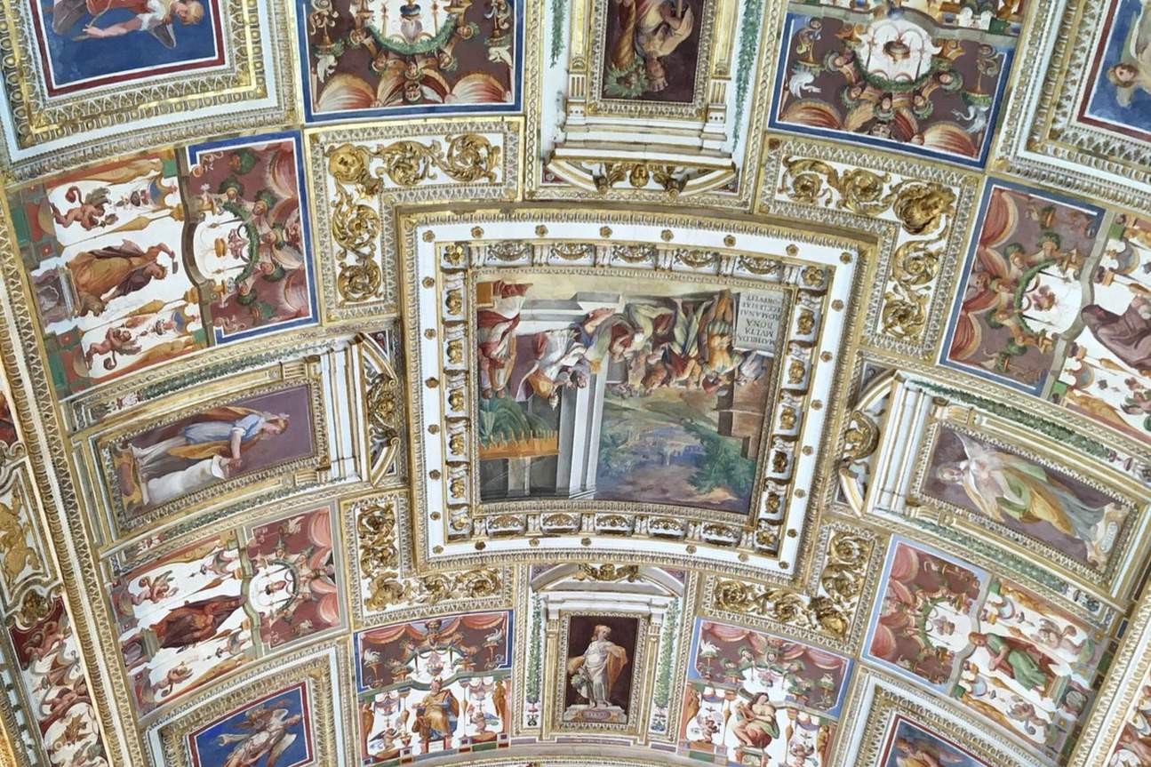 ローマのバチカン美術館とシスティーナ礼拝堂のプライベートツアー | Klook