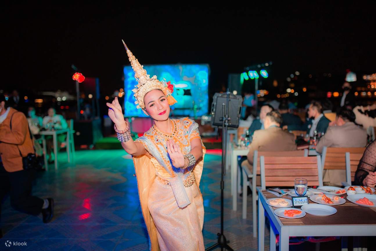 Crociera con cena sul fiume Riverside a Bangkok