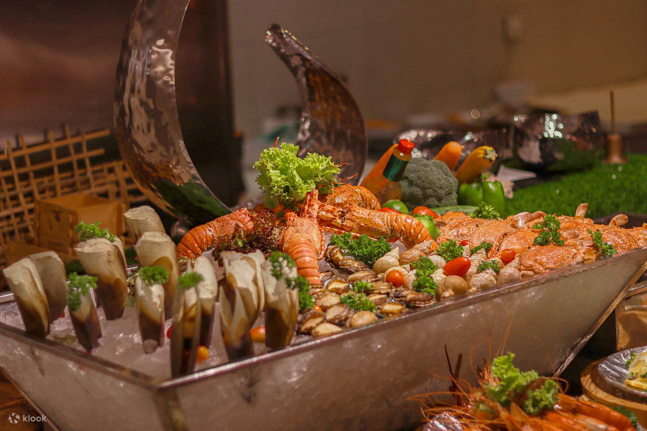 Fish Brunch Sunday Seafood Brunch With Lobster at Novotel Saigon Centre - Klook
