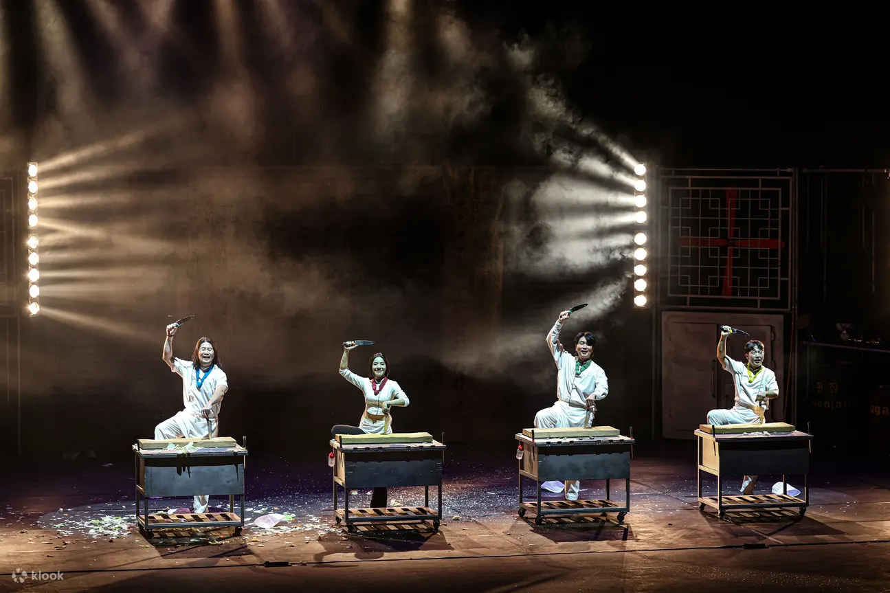 Enjoy a high-energy mix of comedy, acrobatics, and dynamic cooking beats. A must-see performance for all ages!