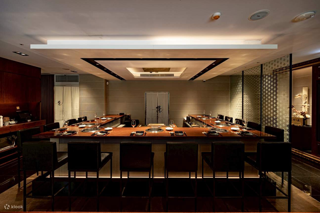 Van Yakiniku - Stasiun MRT Zhongxiao Dunhua